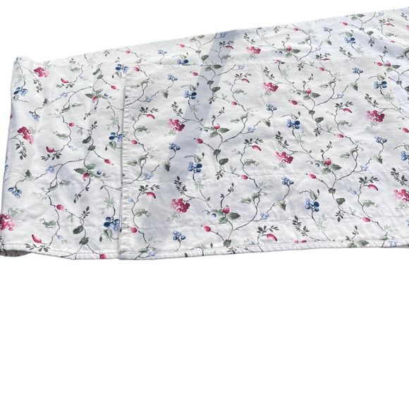 Waverly Home Fashions 2 Balloon Valances Berry Lane Width 79” Length 14” - Picture 2 of 5